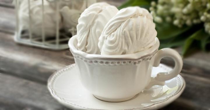 Come fare una deliziosa torta di marshmallow senza cottura?
